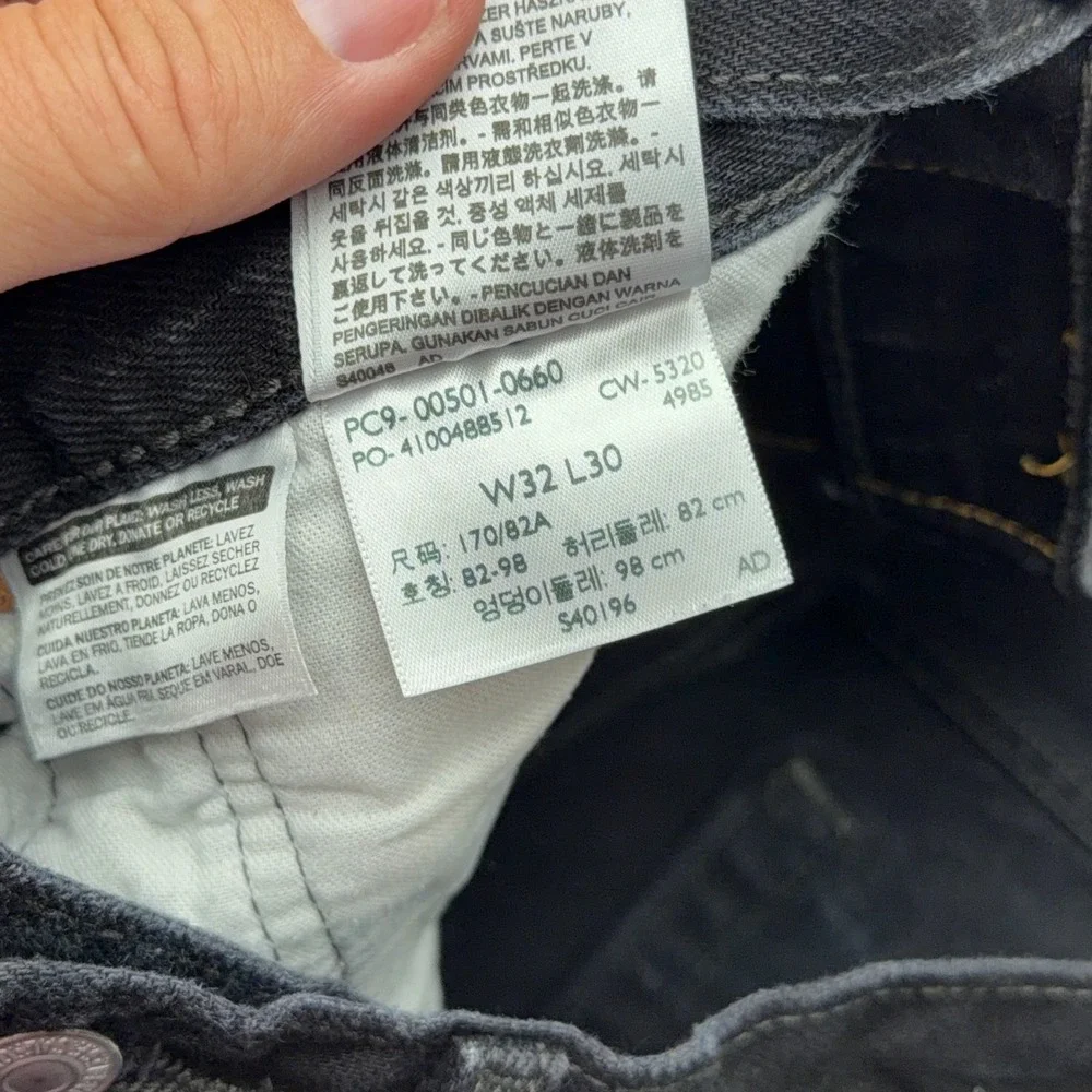 Levi's Jeans Mens 32x30 Black 501 Original Fit Straight Leg Button Fly Denim